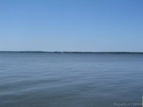5084 Weaver Ln, Gloucester, VA 23061 photo 2