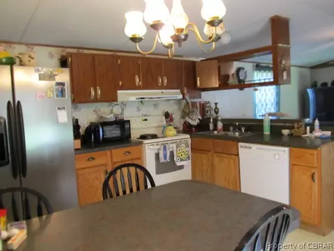 8030 Crystal Ln, Gloucester, VA 23061 photo 3