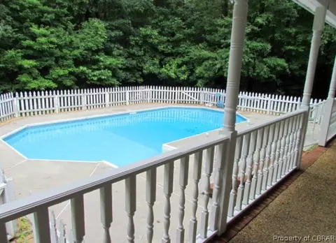 5721 King Ridge Rd, Gloucester, VA 23061 photo 4