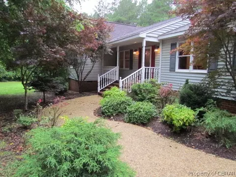 5721 King Ridge Rd, Gloucester, VA 23061 photo 3