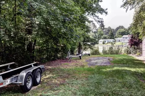 7842 Berkeley Dr, Gloucester Point, VA 23062 photo 26
