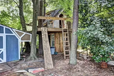 7842 Berkeley Dr, Gloucester Point, VA 23062 photo 24