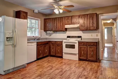 7842 Berkeley Dr, Gloucester Point, VA 23062 photo 11