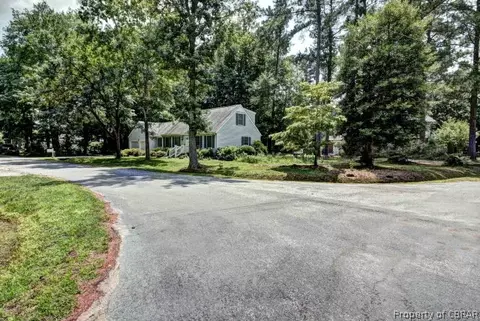 7842 Berkeley Dr, Gloucester Point, VA 23062 photo 4
