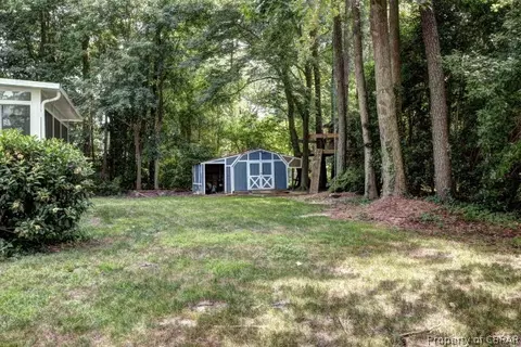 7842 Berkeley Dr, Gloucester Point, VA 23062 photo 22
