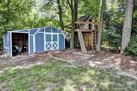 7842 Berkeley Dr, Gloucester Point, VA 23062 photo 23