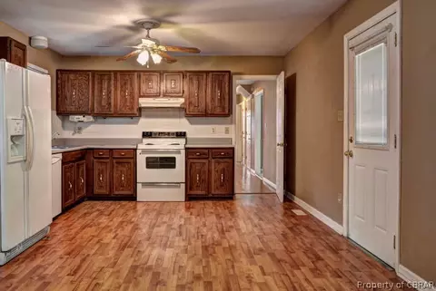 7842 Berkeley Dr, Gloucester Point, VA 23062 photo 8