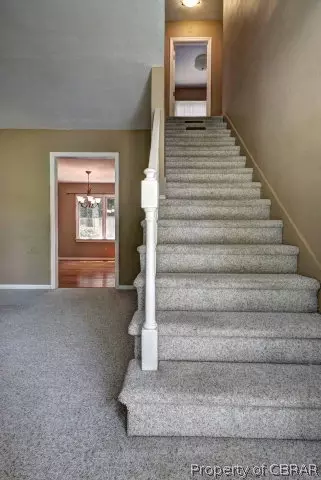 7842 Berkeley Dr, Gloucester Point, VA 23062 photo 6