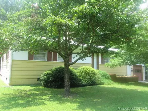 7702 Roaring Springs Rd, Gloucester, VA 23061 photo 1