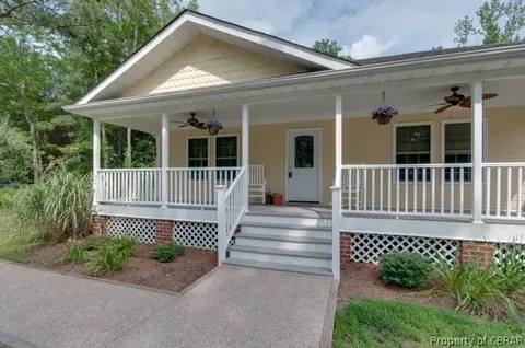 8 Fleetwood Cir, Mathews, VA 23109 photo 2