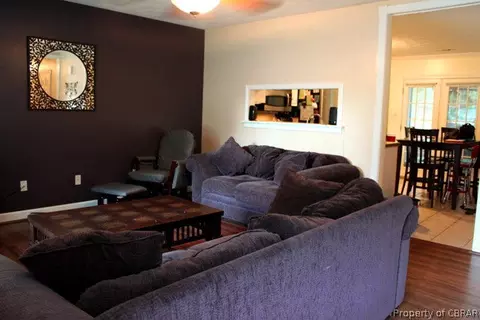 8845 Marlfield Rd, Gloucester, VA 23061 photo 3