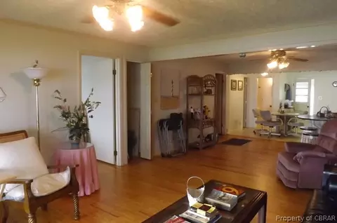 12163 Roane Ave, Gloucester, VA 23061 photo 13