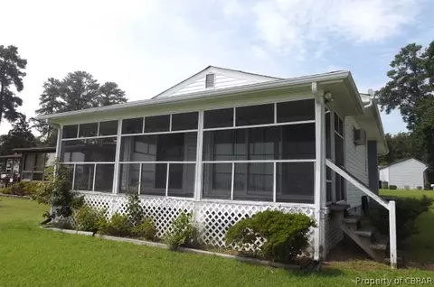 12163 Roane Ave, Gloucester, VA 23061 photo 4