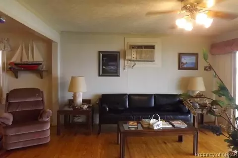 12163 Roane Ave, Gloucester, VA 23061 photo 14