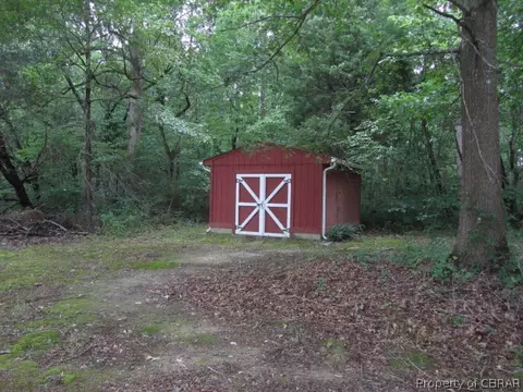 7266 Dutton Rd, Gloucester, VA 23061 photo 11