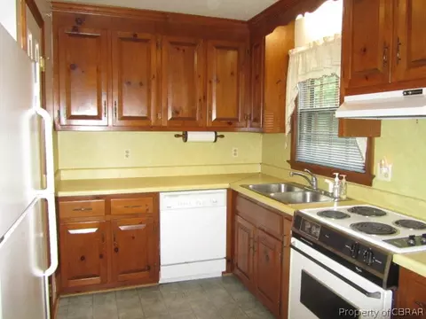 7266 Dutton Rd, Gloucester, VA 23061 photo 3