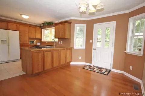 1562 Feather Haven Ln, Gloucester Point, VA 23062 photo 3