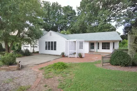1562 Feather Haven Ln, Gloucester Point, VA 23062 photo 1