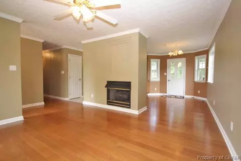 1562 Feather Haven Ln, Gloucester Point, VA 23062 photo 4