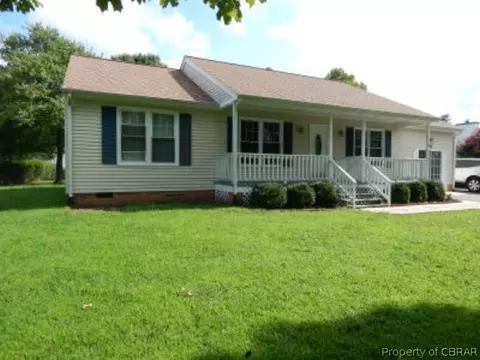 6685 Kimberly Dr, Gloucester, VA 23061 photo 1