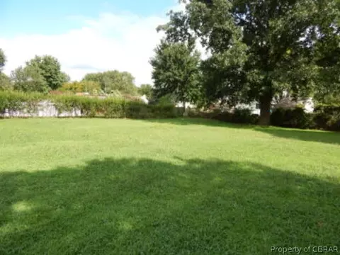 6685 Kimberly Dr, Gloucester, VA 23061 photo 4