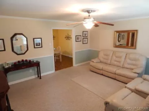6685 Kimberly Dr, Gloucester, VA 23061 photo 5