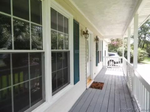 6685 Kimberly Dr, Gloucester, VA 23061 photo 3