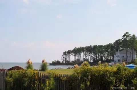 5915 Ware Point Ln, Gloucester, VA 23061 photo 2
