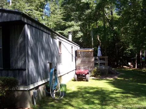 8251 Ark Rd, Gloucester, VA 23061 photo 3
