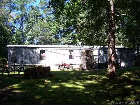 8251 Ark Rd, Gloucester, VA 23061 photo 4