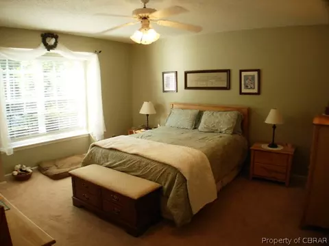 8379 Kitchener Dr, Gloucester, VA 23061 photo 11