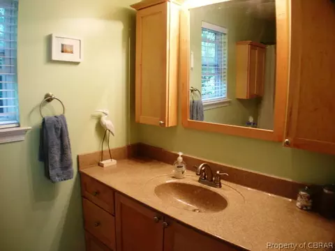 8379 Kitchener Dr, Gloucester, VA 23061 photo 12