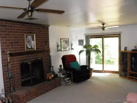 5397 Millwood Dr, Gloucester, VA 23061 photo 9