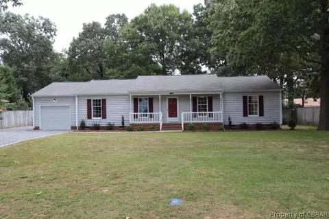 1704 Pine Tree Dr, Gloucester Point, VA 23062 photo 1