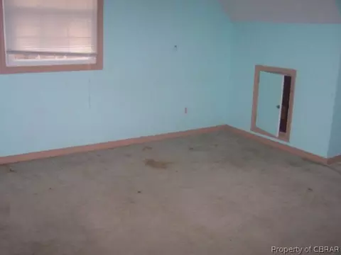 9219 Marlfield Rd, Gloucester, VA 23061 photo 4