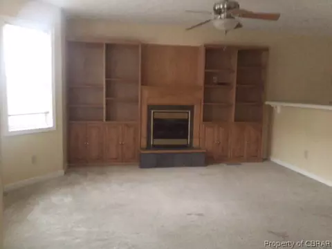9219 Marlfield Rd, Gloucester, VA 23061 photo 3