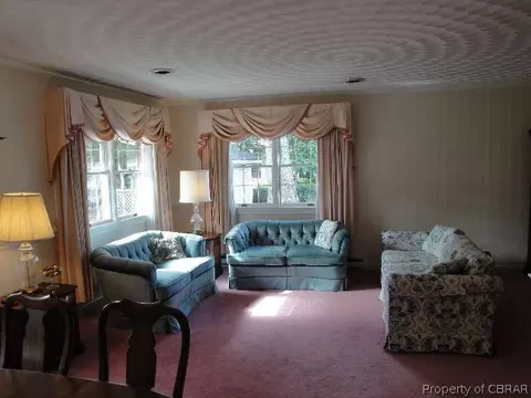 7358 Forest Dr, Gloucester Point, VA 23062 photo 2