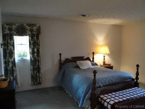 7358 Forest Dr, Gloucester Point, VA 23062 photo 8
