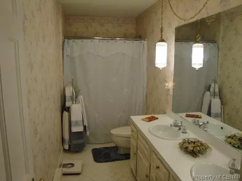 7358 Forest Dr, Gloucester Point, VA 23062 photo 10