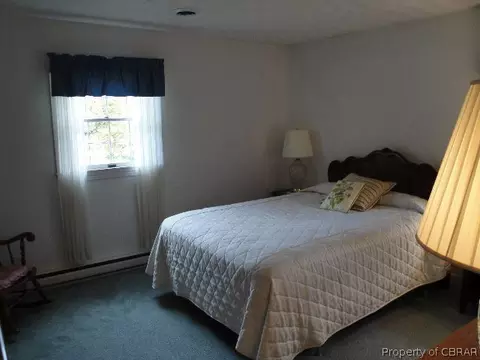 7358 Forest Dr, Gloucester Point, VA 23062 photo 12