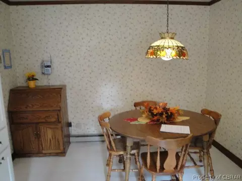 7358 Forest Dr, Gloucester Point, VA 23062 photo 5
