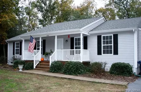 12422 Cedar Trl, Gloucester, VA 23061 photo 1
