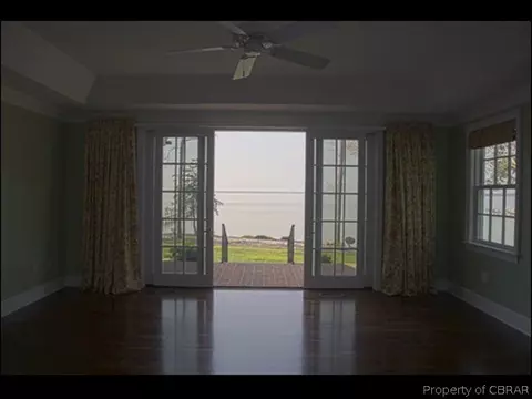 379 Cedar Pointe Dr, Weems, VA 22576 photo 9