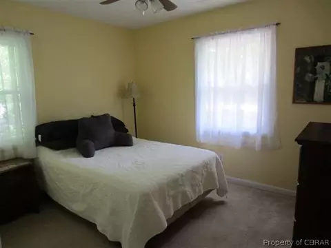 1682 Laurel Dr, Gloucester Point, VA 23062 photo 6