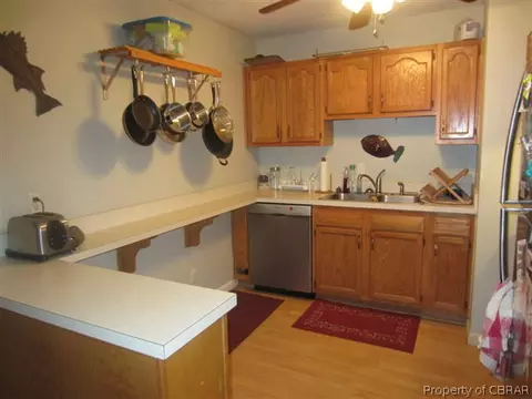 1682 Laurel Dr, Gloucester Point, VA 23062 photo 2