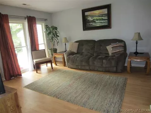 1682 Laurel Dr, Gloucester Point, VA 23062 photo 5