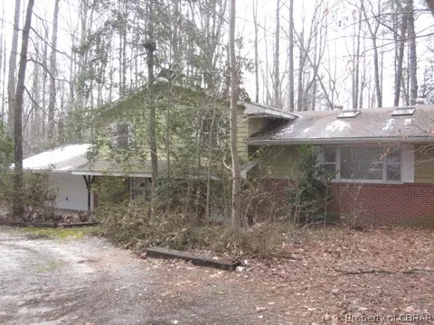 7288 Nelson Dr, Gloucester, VA 23061 photo 1
