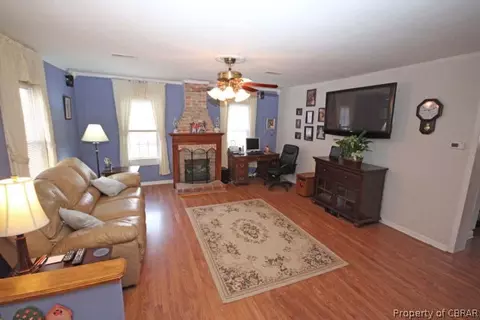 8405 Back Creek Rd, Gloucester, VA 23061 photo 3