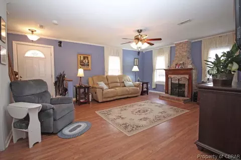 8405 Back Creek Rd, Gloucester, VA 23061 photo 2