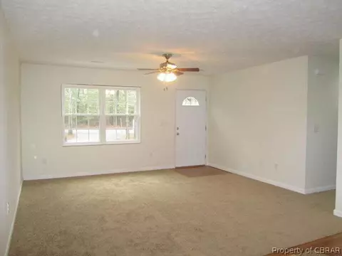 6318 Ware Neck Rd, Gloucester, VA 23061 photo 2
